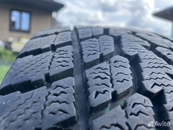 Toyo Winter Tranpath S1 215/60 R17 96Q