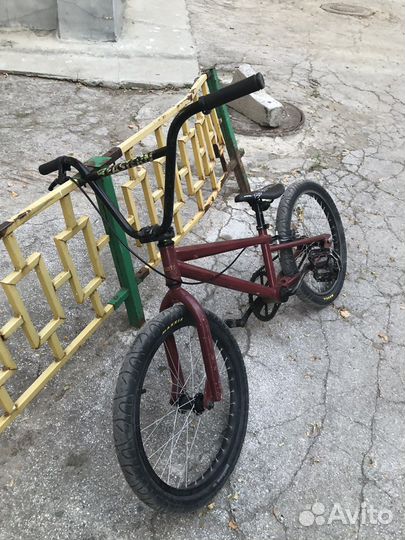 Трюковой велосипед BMX