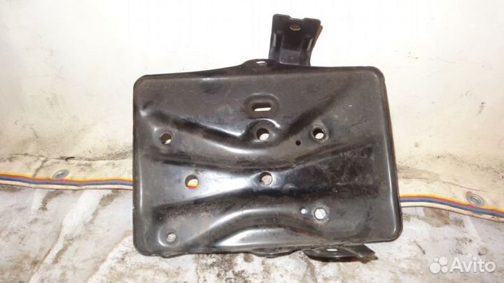 Площадка аккумулятора Nissan Prairie Liberty, PM12