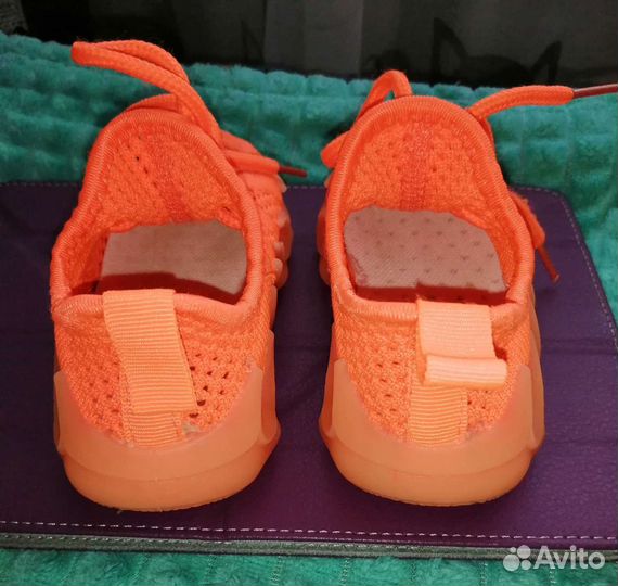 Кроссовки на девочку