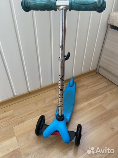 Самокат трехколесный