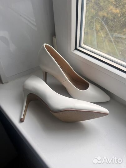 Туфли женские 37 размер белые