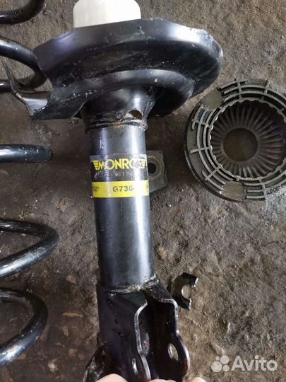 Стойка передняя левая ford fiesta