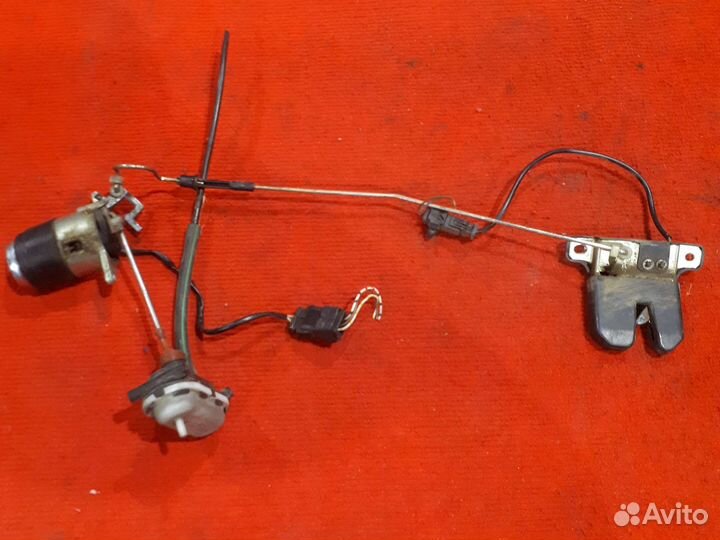 Замок багажника ауди 100 с4