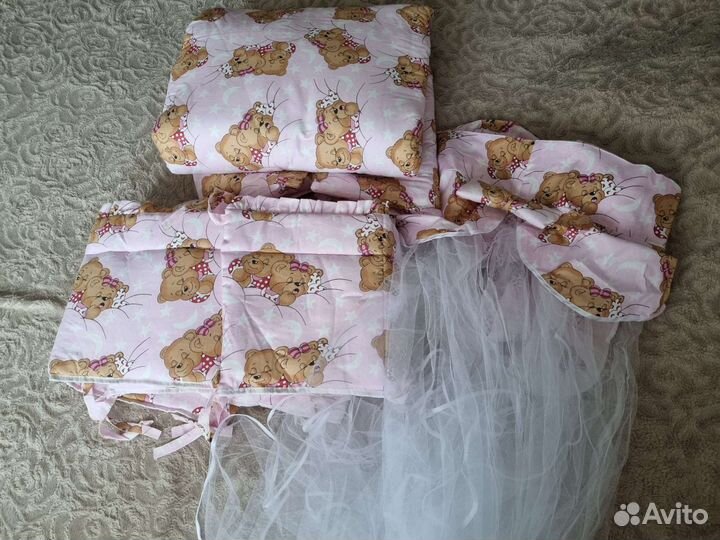 Комплект в детскую кроватку новый