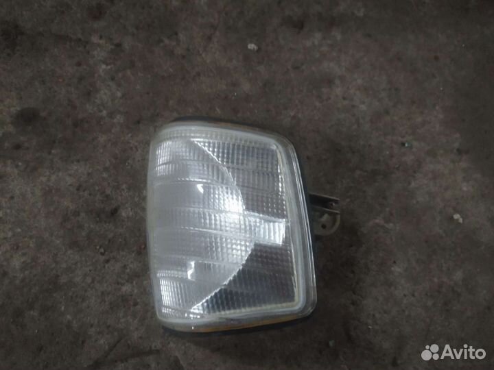 Поворотник Мерседес W123 W124