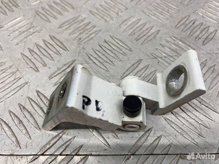 Б/У петля двери задний правый Volkswagen Polo 602