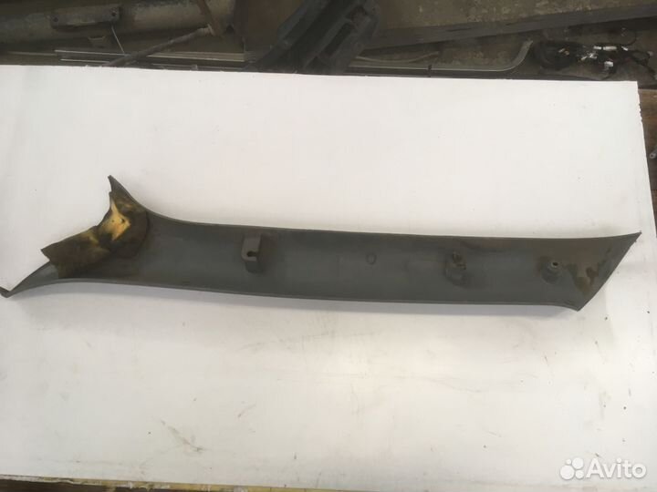 Накладка передней правой стойки Ивеко Дейли