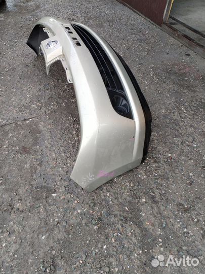 Бампер на Nissan tiida