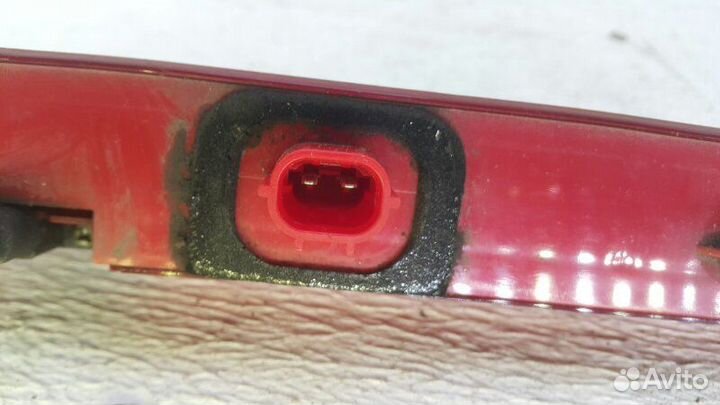 Дополнительный фонарь (Стоп-сигнал) задний Nissan