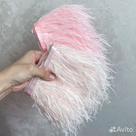 Перья страуса на ленте