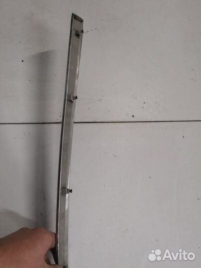 Накладка крышки багажника задняя Hyundai Solaris