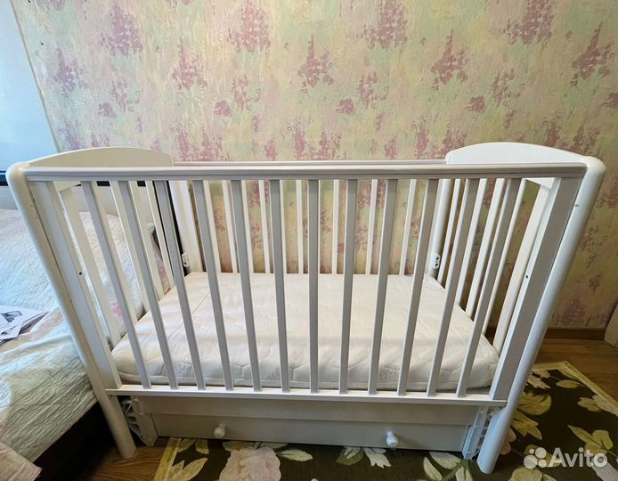 Детская кроватка Гандылян с новым бельем