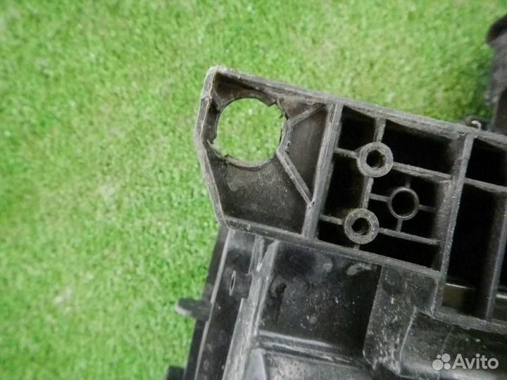 Фара левая Volkswagen Tiguan