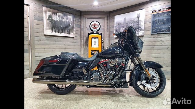 2022 CVO Street Glide Blue Steel