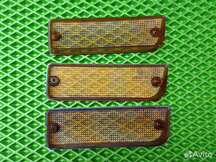 Стекло поворотника правое Mitsubishi RVR