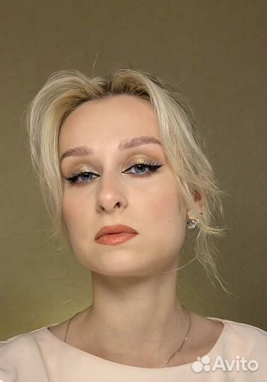 Модель на макияж