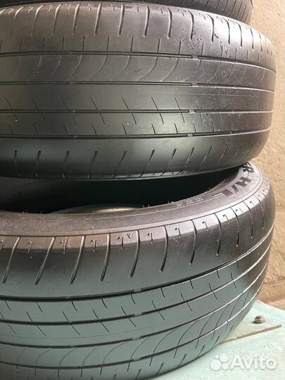 Bridgestone Dueler H/L 33A 235/55 R20