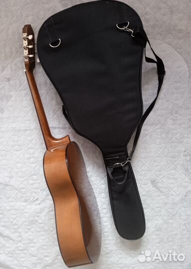 Классическая гитара Yamaha C40 + кофр