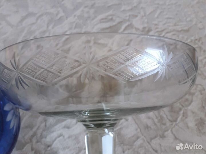 Ваза для фруктов на ножке,цветное стекло СССР