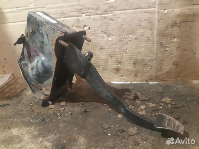 Педаль тормоза LADA Priora