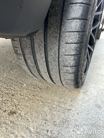 Michelin Pilot Super Sport 325/30 R21