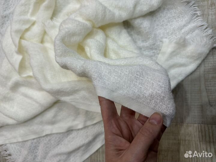 Шарф новый kari белый