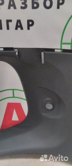 Обшивка стойки задняя левая Mitsubishi Colt Z32A