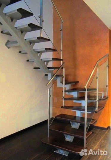 Лестница забежная под ключ