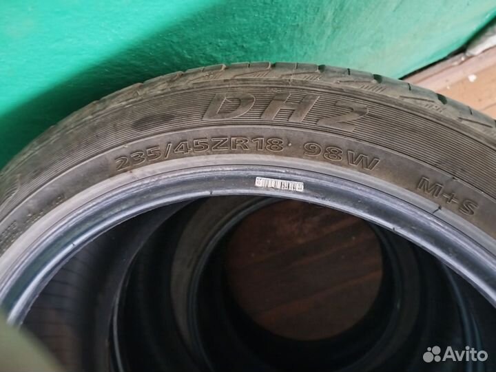 Delinte DH2 235/45 R18