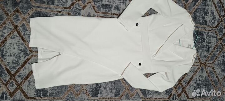 Элегантное белое платье