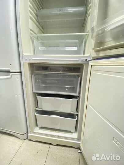 Холодильник Hotpoint Ariston бу