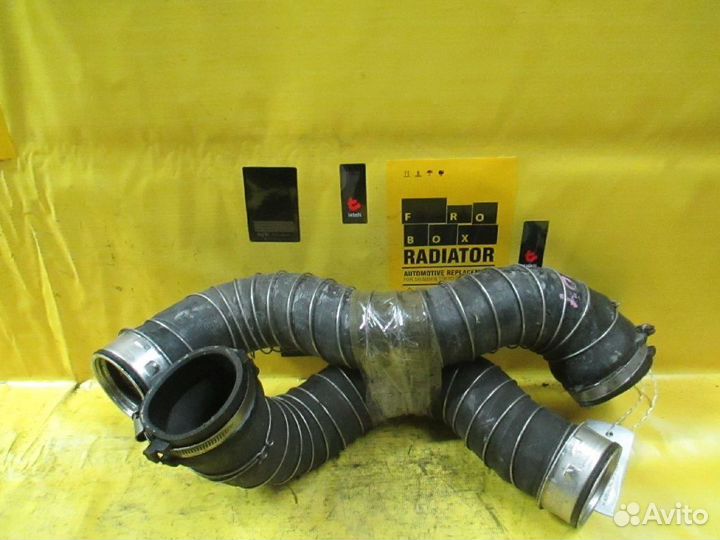 Патрубок интеркуллера A2045280882 на Mercedes-Benz