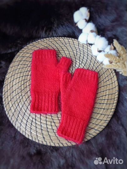 Митенки и чепчик женский