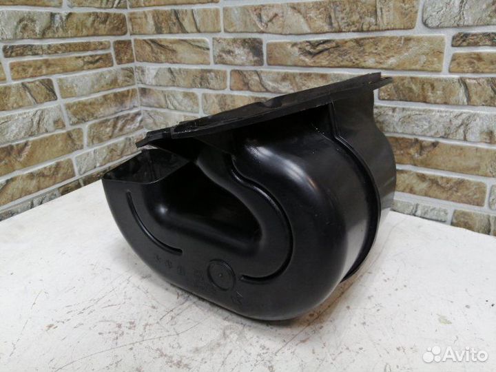 Воздухозаборник Jeep Grand Cherokee WK2 6.4 SRT