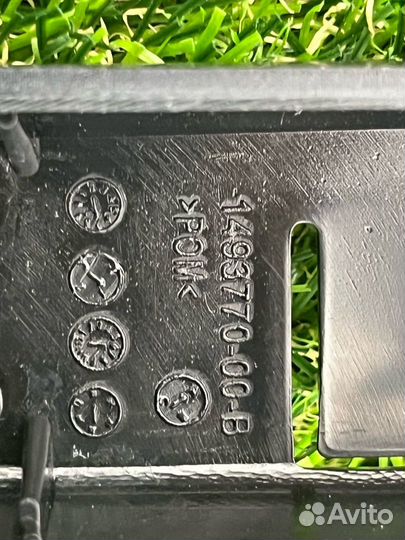 Кронштейн крепления бампера переднего левый Tesla