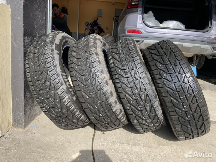 Kormoran Snow 215/60 R17