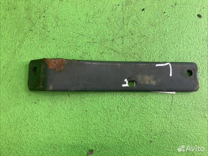 Кронштейн шумоизоляции двигателя DAF XF106