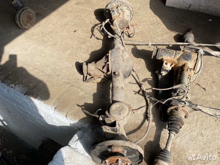 Задний мост mitsubishi pajero sport 2003года