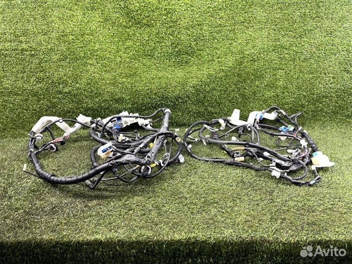 Проводка салона Toyota Voxy ZRR75 3zrfae 2009