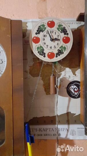 Старинные настенные антикварные часы с боем