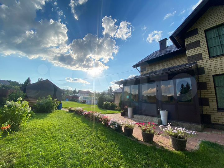 Коттедж 186 м² на участке 15 сот.