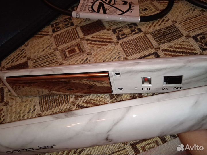 Утюжок для выпрямления волос и создания локонов