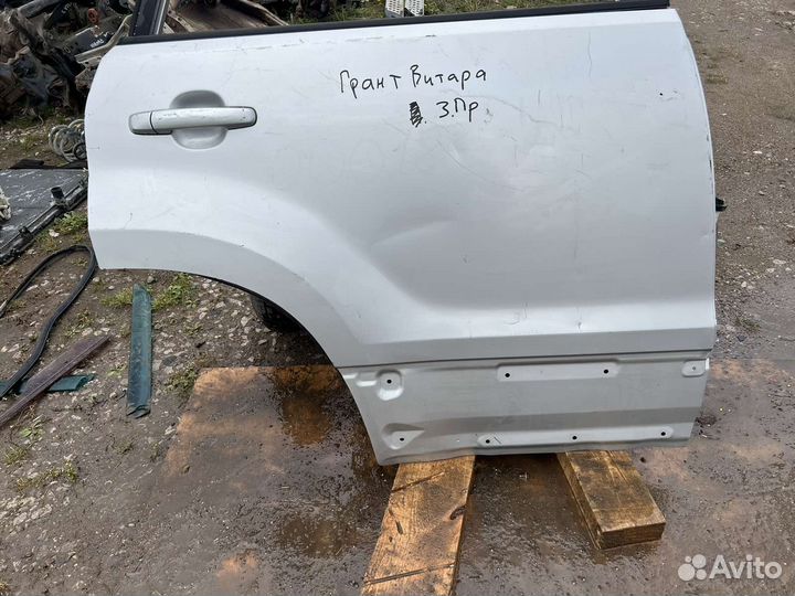 Дверь задняя правая Suzuki Grand Vitara