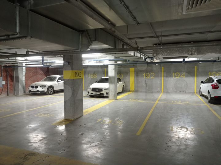 Машиноместо, 28 м²