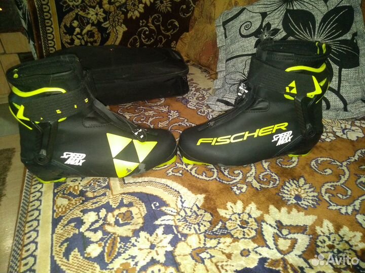 Лыжные ботинки