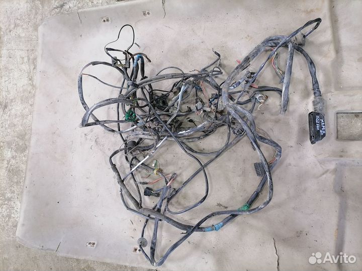 Проводка подкапот.Mercedes-Benz 190 W201 1982-1993