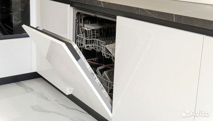 Кухня в потолок