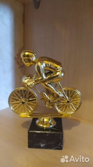 Статуэтка для награждения. Велосипедист