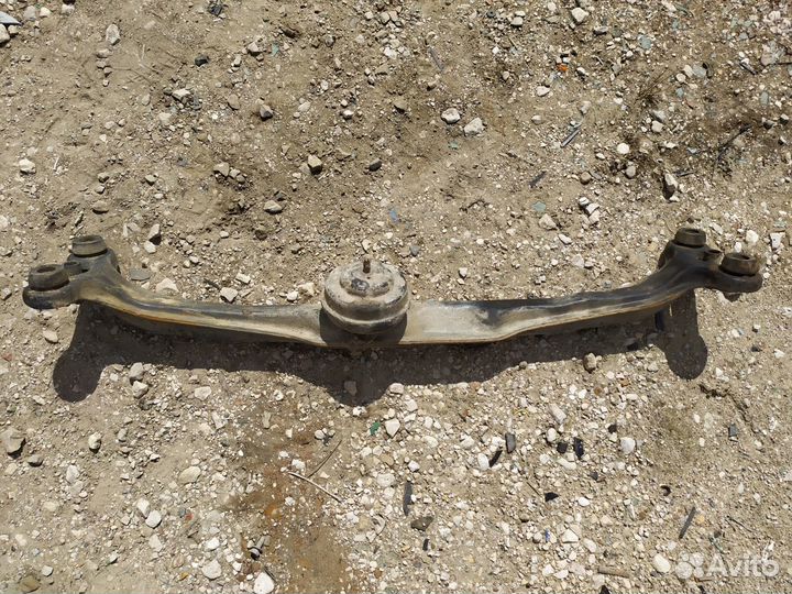 Балка подрадиаторная Volkswagen Passat B3 1994